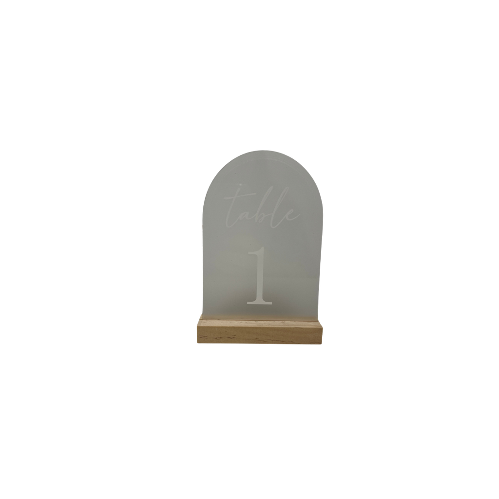 Numéro de table en bois et plexiglass opaque (10)