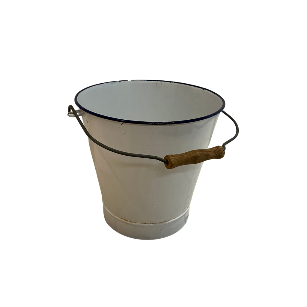 Seau émaillé