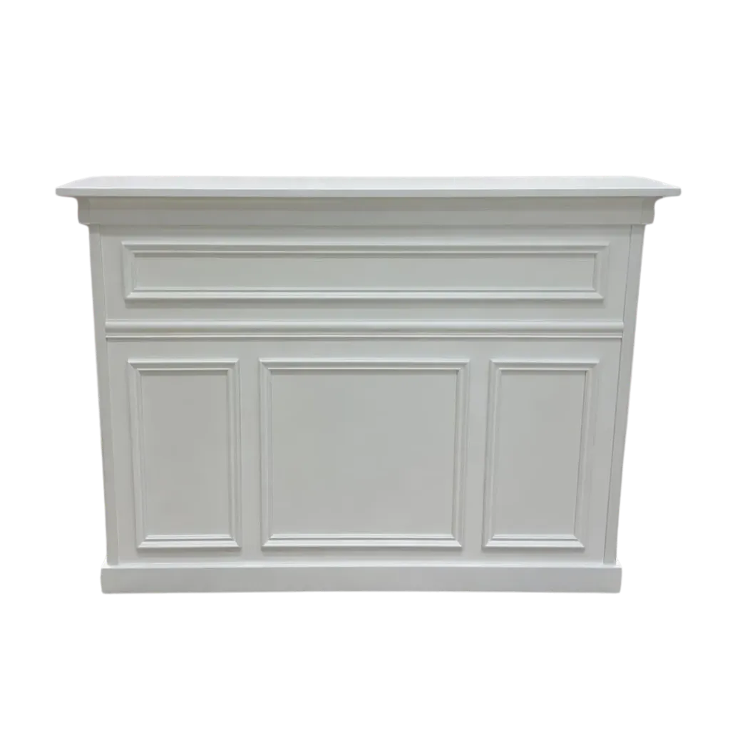 Bar en bois blanc avec moulures trio