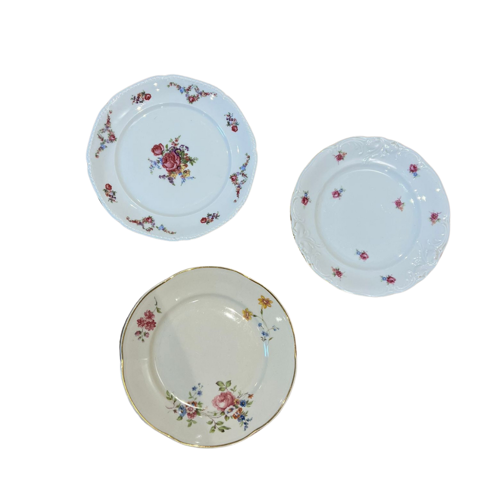 Assiette plate fleurie dépareillée