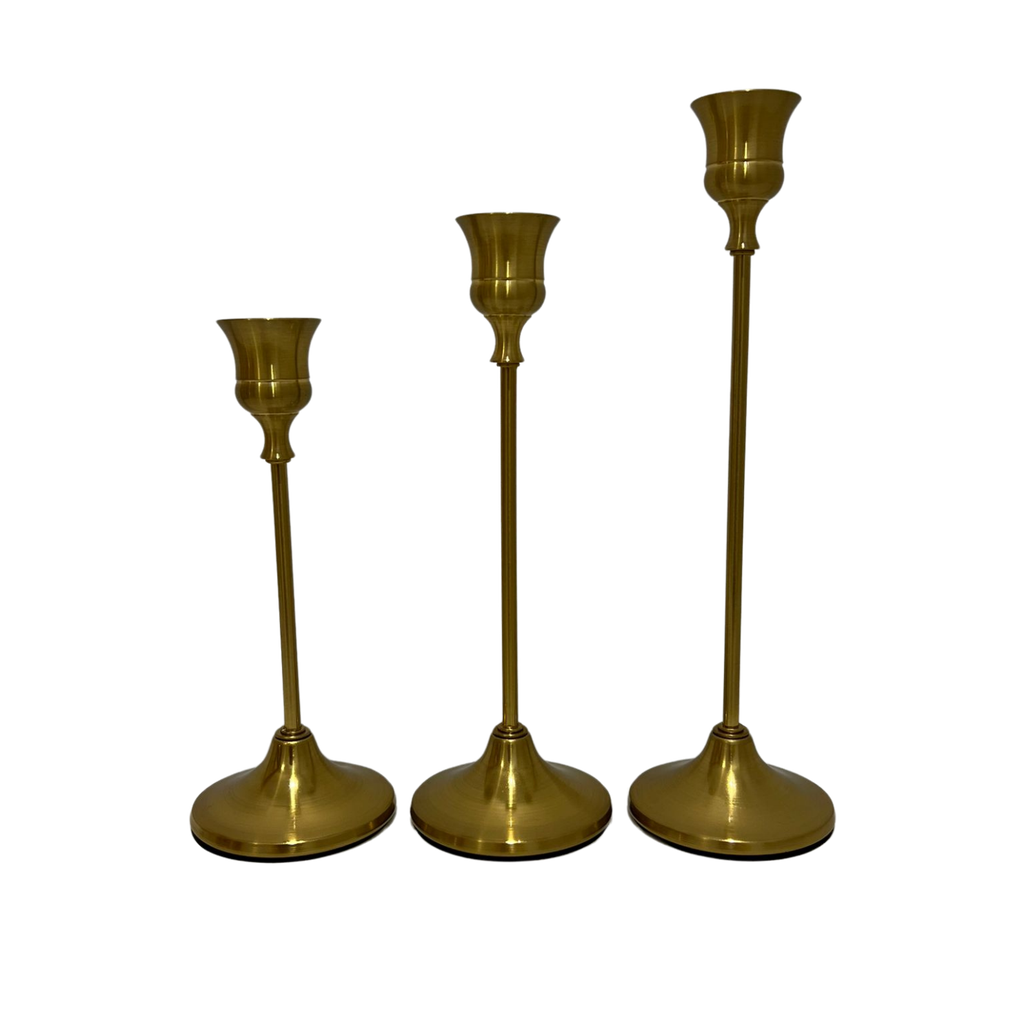 Chandeliers en métal doré trio